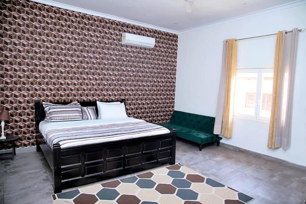 Welcoming Abode In The Heart Of Osu - Apartment 3 Accra Buitenkant foto