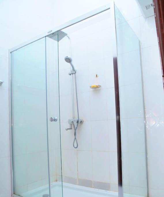 Petite'S Nest - Apartment 3 Accra Buitenkant foto