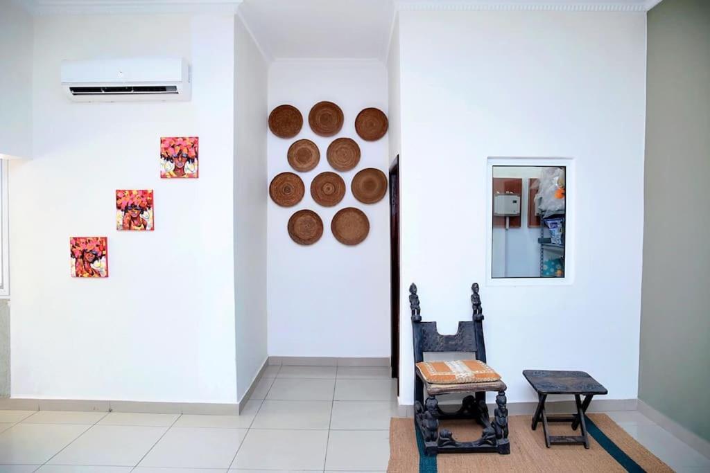 Welcoming Abode In The Heart Of Osu - Apartment 3 Accra Buitenkant foto